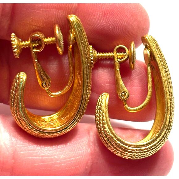 Vintage Napier adjustable clip on earrings textured gold faux hoops classic Y2K - Picture 3 of 5
